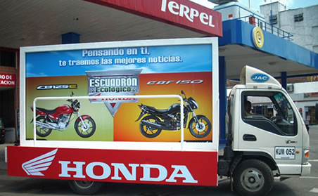 publicidad en vallas moviles, carro valla, carrovalla